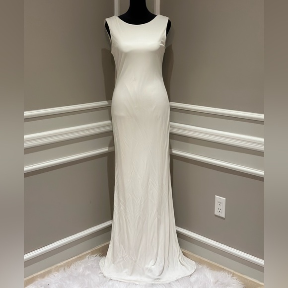 Badgley Mishcka Beaded Cowl Back Jersey White Gown - size 6. - Picture 8 of 12